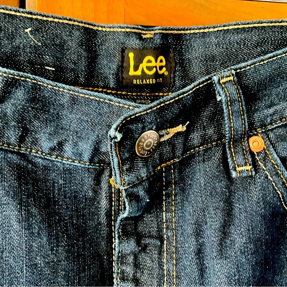 NWOT Lee Relaxed Fit Straight Leg Jeans 36 x 32